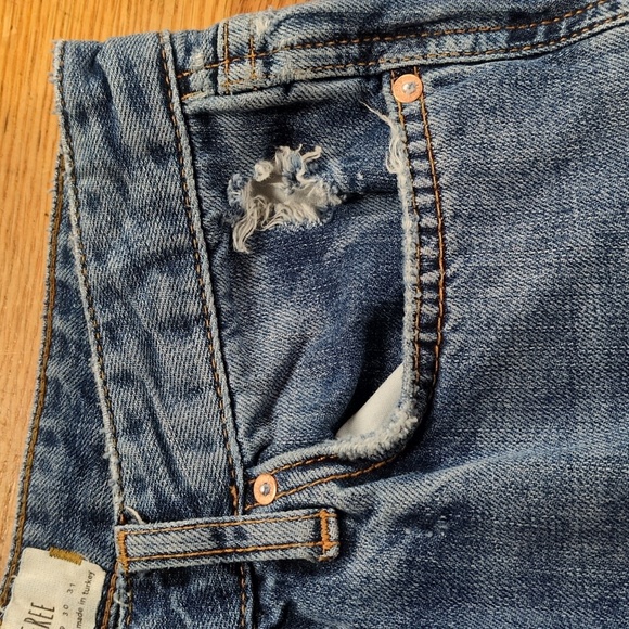 We The Free Distressed Button Fly Jeans Size 26 - Picture 9 of 12